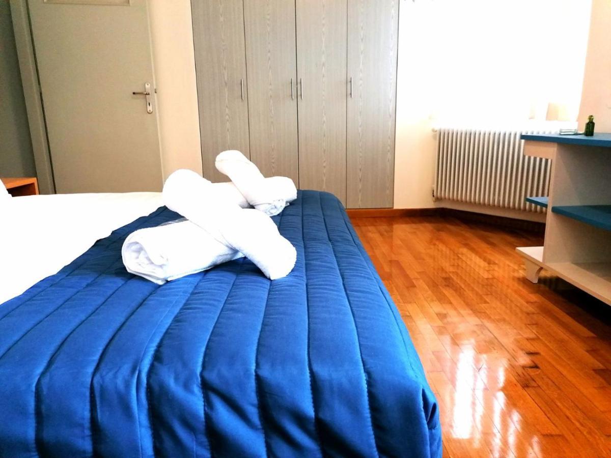 Estellapartments Atene Esterno foto